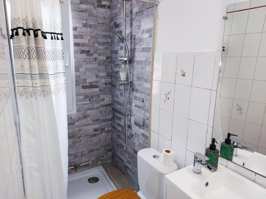 Le Sympathique - Petit Dejeuner, Netflix, Jacuzzi Rouen Exterior foto